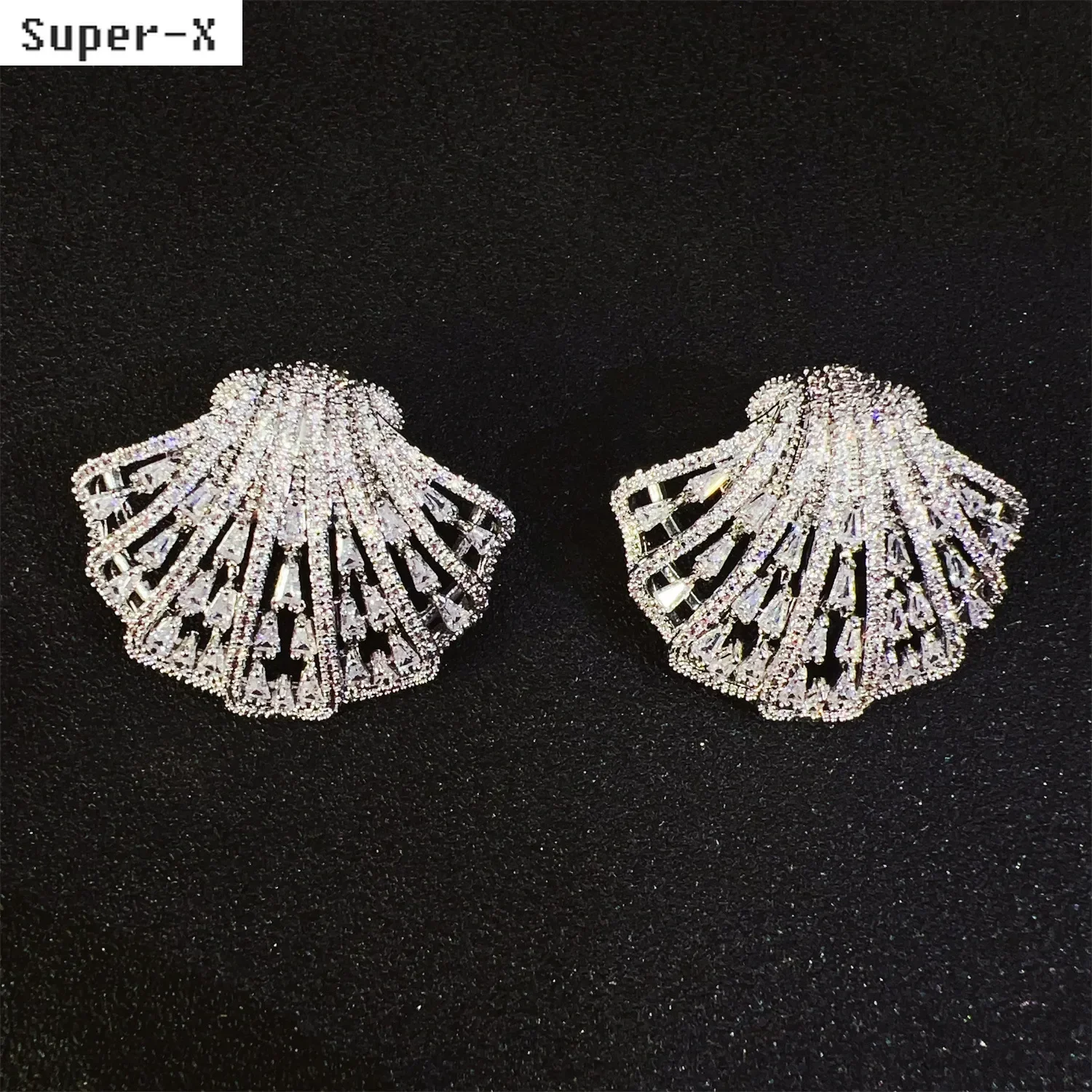 

sparkling stud earrings shell fan shape gold silver color cubic zirconia luxury jewelry women bride wedding party elegant