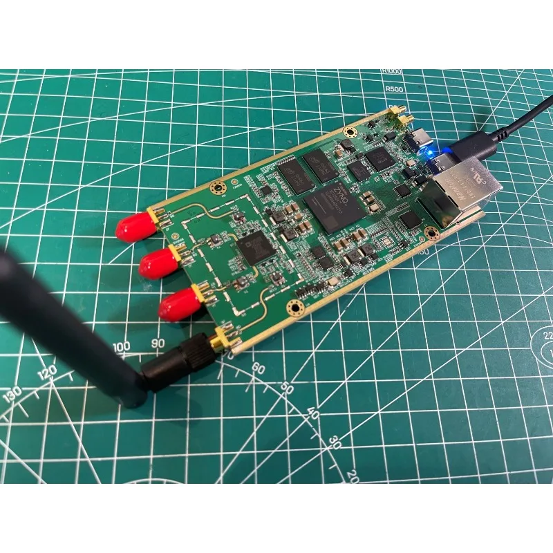 

Software Radio SDR AD936x ZYNQ7020 ADI Pluto Communication