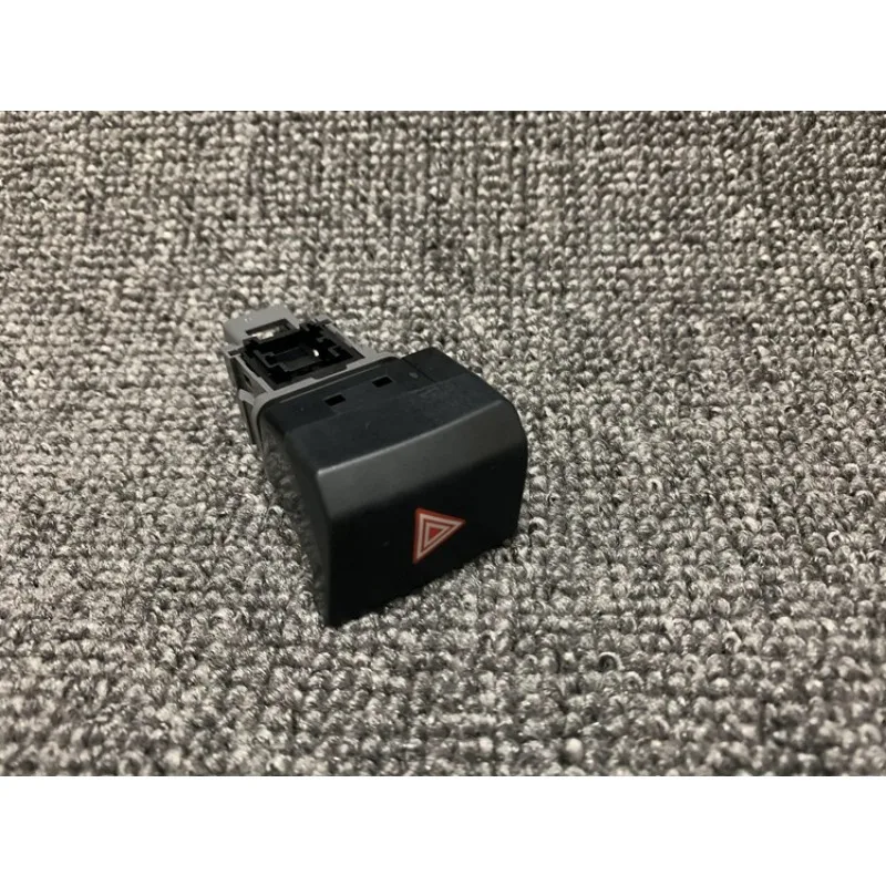 

Кнопка аварийной сигнализации для Toyota Corolla Levin 2014–2016 годов