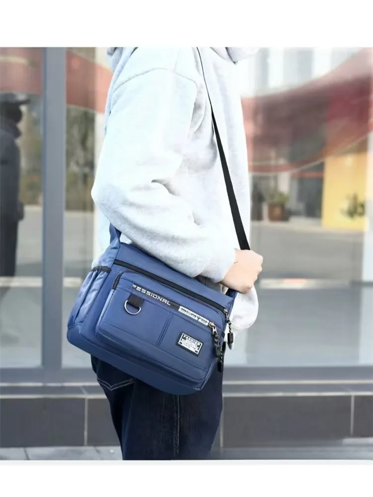 Mehrschichtige Umhängetasche für Herren, wasserdichte Schultertasche mit großem Fassungsvermögen und mehreren Taschen für den täglichen Pendelverkehr und Geschäftsaktivitäten – Detail 7