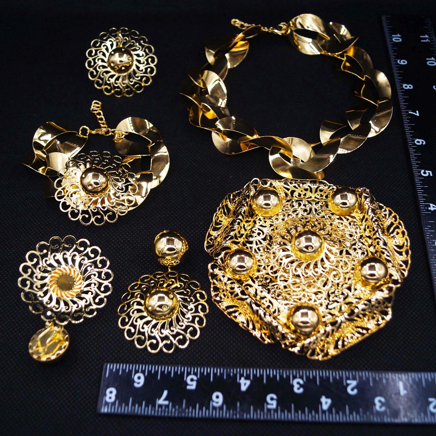 Dubai Luxury Gold Color Big Flowers Shape Necklace Bracelet Jewelry Set For Women Arabic Wedding Party Choker Set Gifts New In