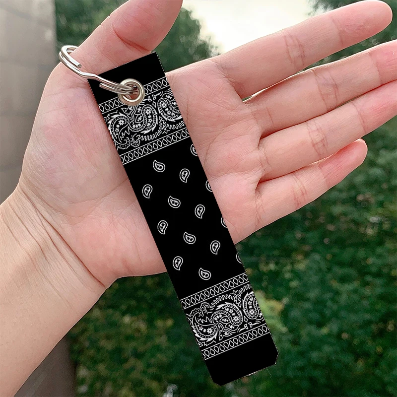 Fashion Bandanna Black Leather Keychain Cute Strap Keyrings Hanging Holder Bag Car Wallet Trinket Keychain Hanging Decoration