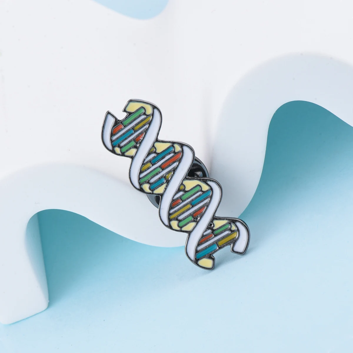 Catuni DNA Strand Biology Enamel Pin Brooch Medical Lanyard Lapel Backpack Badge Gift for Biologist Doctor Student Graduate