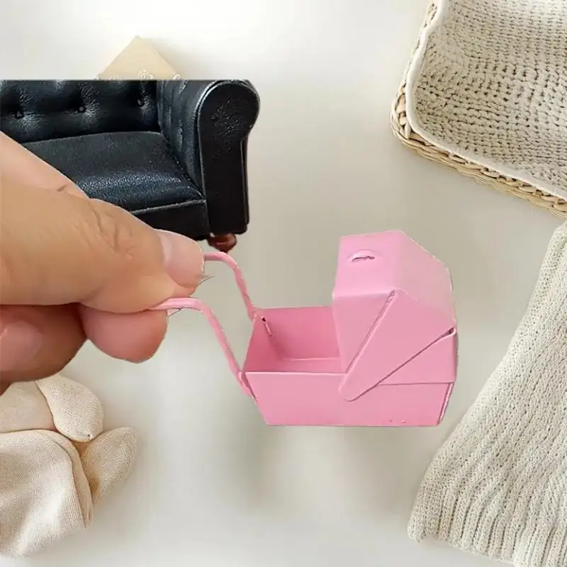 

1:12 Dollhouse Miniatures Pink Baby Stroller Model Wheels Can Turn Doll House Accessories Decor Kids Pretend Play Toys DIY Gifts