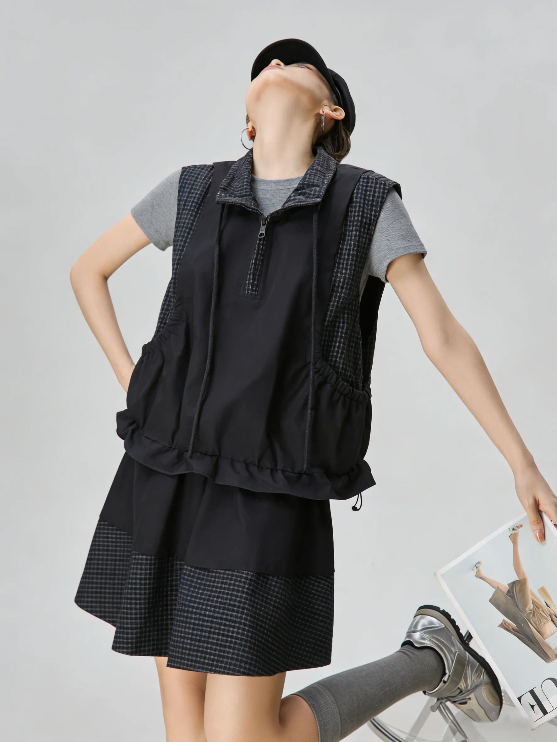 

Black Plaid Patchwork Vest Short Skirt Sports Set Women's 2026 Spring New Style Casual Fashion Two-Piece Suit Workwear Wind