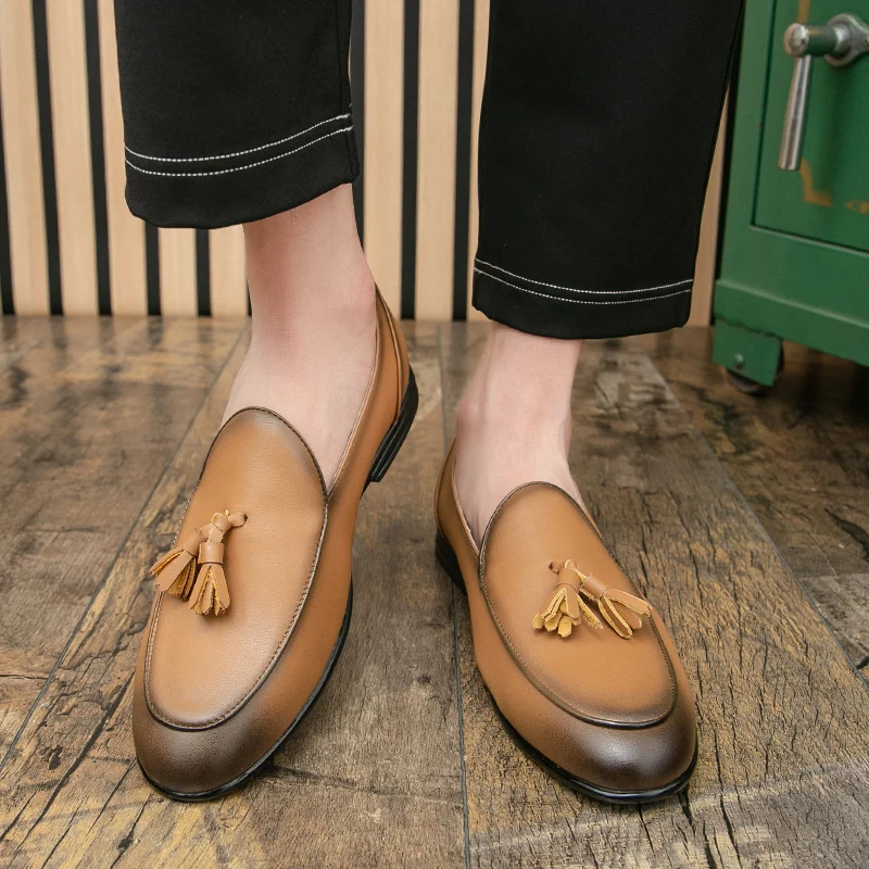 

Fashionable Loafers From The United States Men Casual Comfortable Brand Tassel Shoes Men Business Travel Shoes in Sizes 38-47