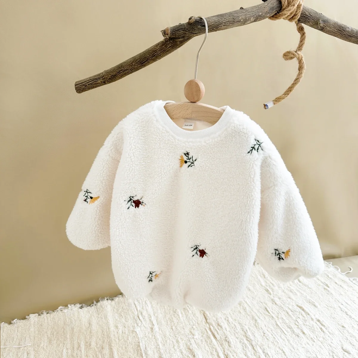 

New Born Baby Items Baby Girl Clothes Romper Berber Fleece Flowers Embroidered Bodysuit Infant Thick Baby Boy Clothes Winter