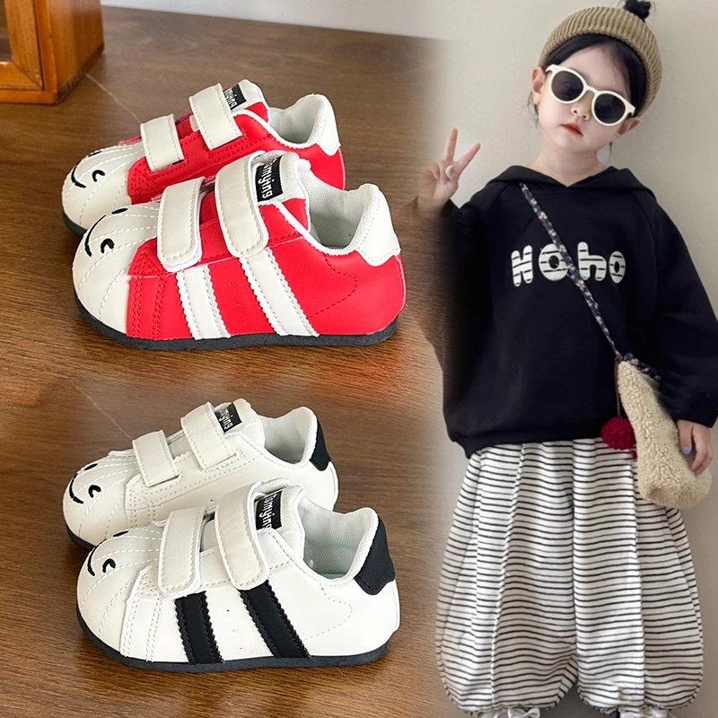 

2025 NEW Girls' Fashion Bread Shoes Joker Hook and Loop Design Lightweight Casual Sneakers in Spring and Autumn