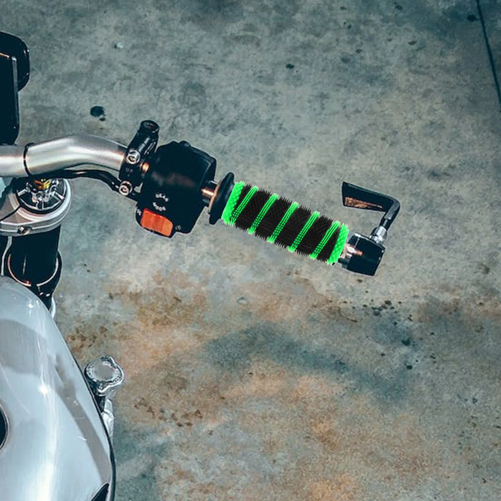 

Motorcycle Handlebar Grips Soft Textured Slip-Resistant Plastic Brake Clutch Covers 7/8 Grips Durable Comfortable Motorbike