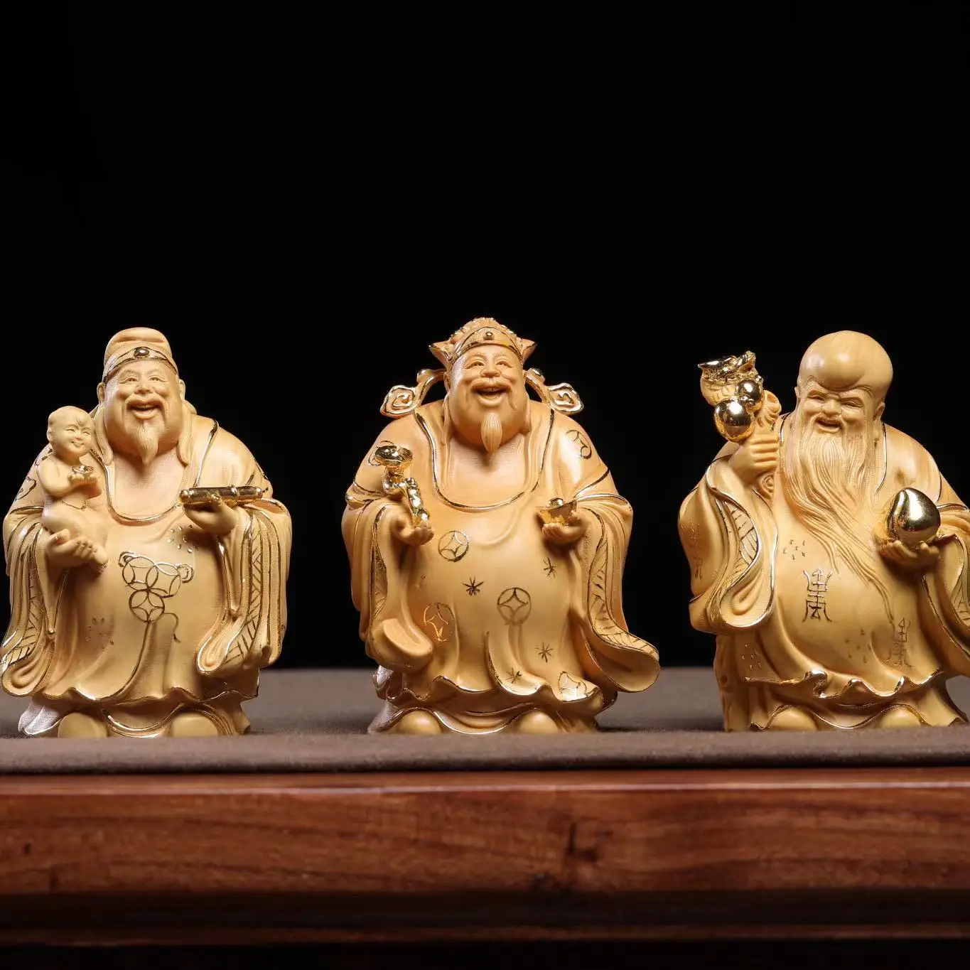 Fulushou boxwood carving Maitreya Buddha ornament Wooden Buddha statue Wenwan solid wood root carving