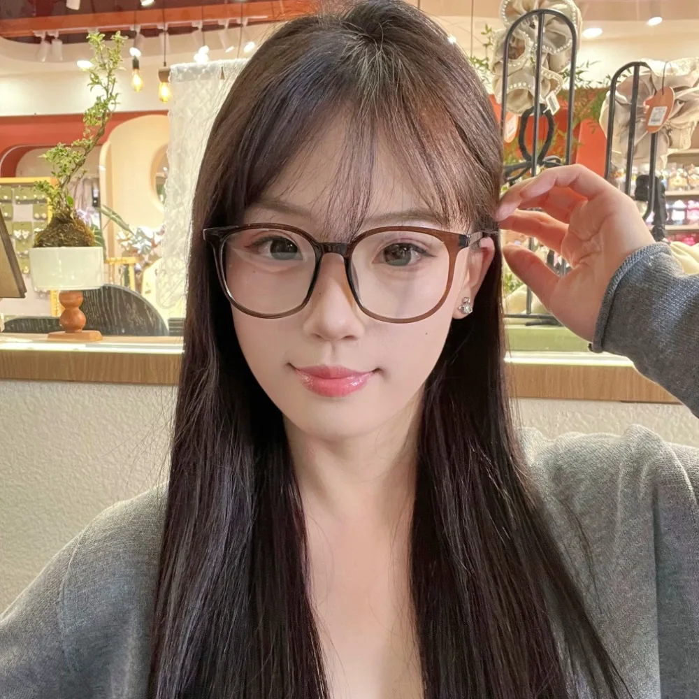 

Transparent Anti-blue Light Glasses Retro Anti Radiation Square Frame Myopia Glasses Eye Protective Lightweight