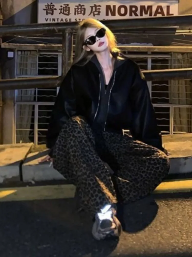 黒の韓国風モトレザージャケット レディース パンクスタイル ハイストリートファッション レザージャケット 女性用 2025年夏 カジュアル ルーズ ジッパーコート