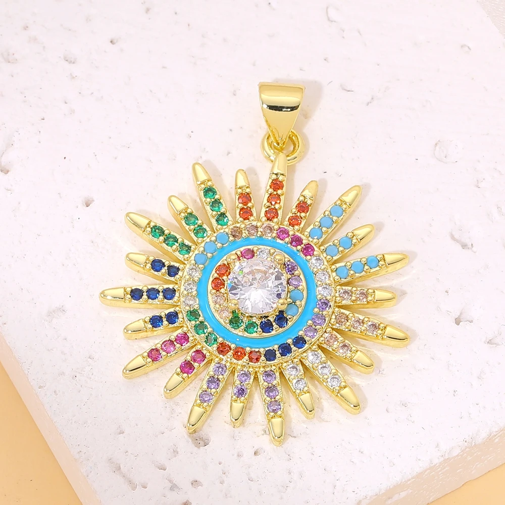 Juya 18K vergoldete Luxus-Anhänger mit Regenbogen-Zirkonia, Stern, Libelle, Baum des Lebens, Biene, Liebesherz, rundem griechischem Bösen-Auge-Charm – Detail 12