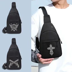 Brusttaschen Herren Umhängetaschen Brusttasche mit USB-Lade Kopfhörer Kabelloch Rucksack Damen Messenger Pouch Totenkopfmuster