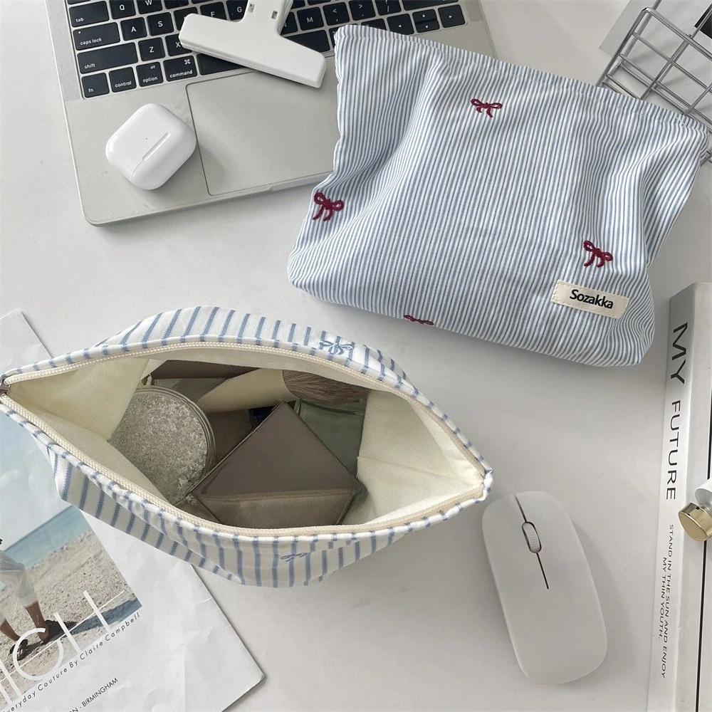 

Simple Women Fashion Portable Makeup Storage Pouch Handbag Travel Organizer Cosmetic Bag Ladies Elegant Zipper Bag For Gift