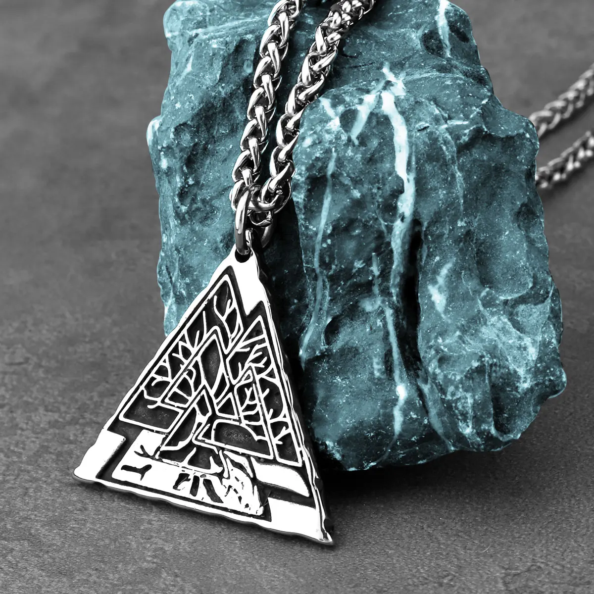 Stainless Steel Nordic Viking Yggdrasil Tree of Life Necklace Men Valknut Rune Fashion Amulet Pendant Necklace Vintage Jewelry