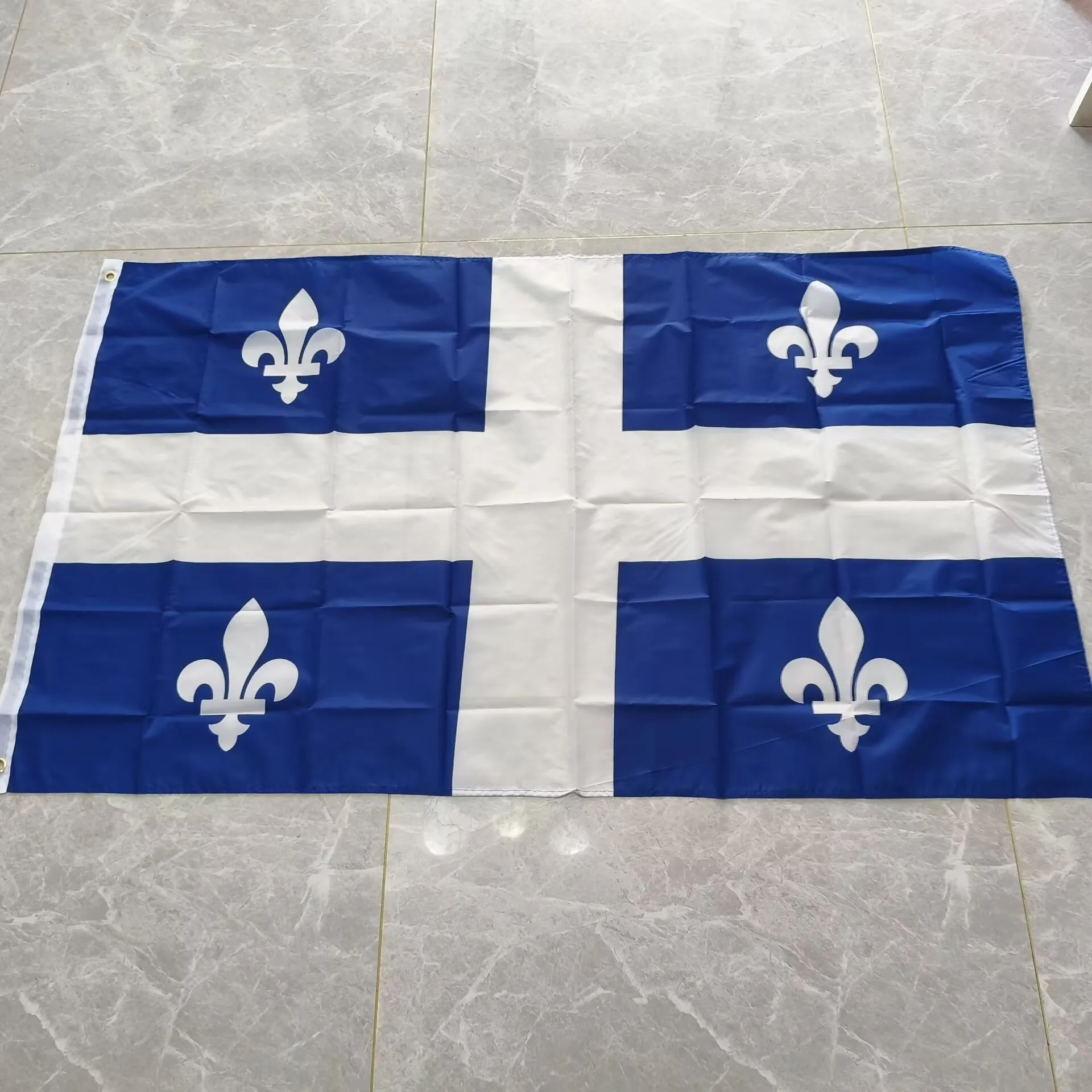 Aerlxemrbrae 90x150cm f Quebec Emblem Flag leurs de lis quebec Flag Polyester hanging Flag with Brass Grommets