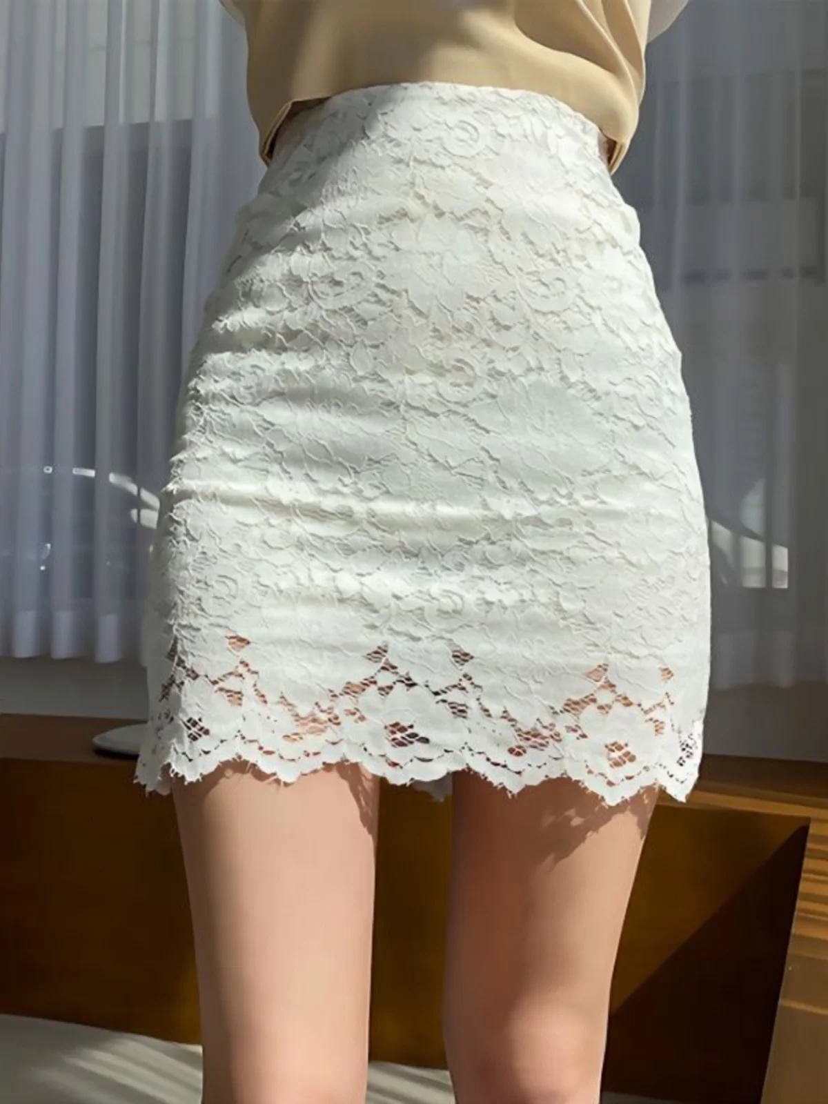 

Белая кружевная юбка с запахом, женская весна-лето, новая облегающая сексуальная юбка с высокой талией, эластичная юбка в один шаг