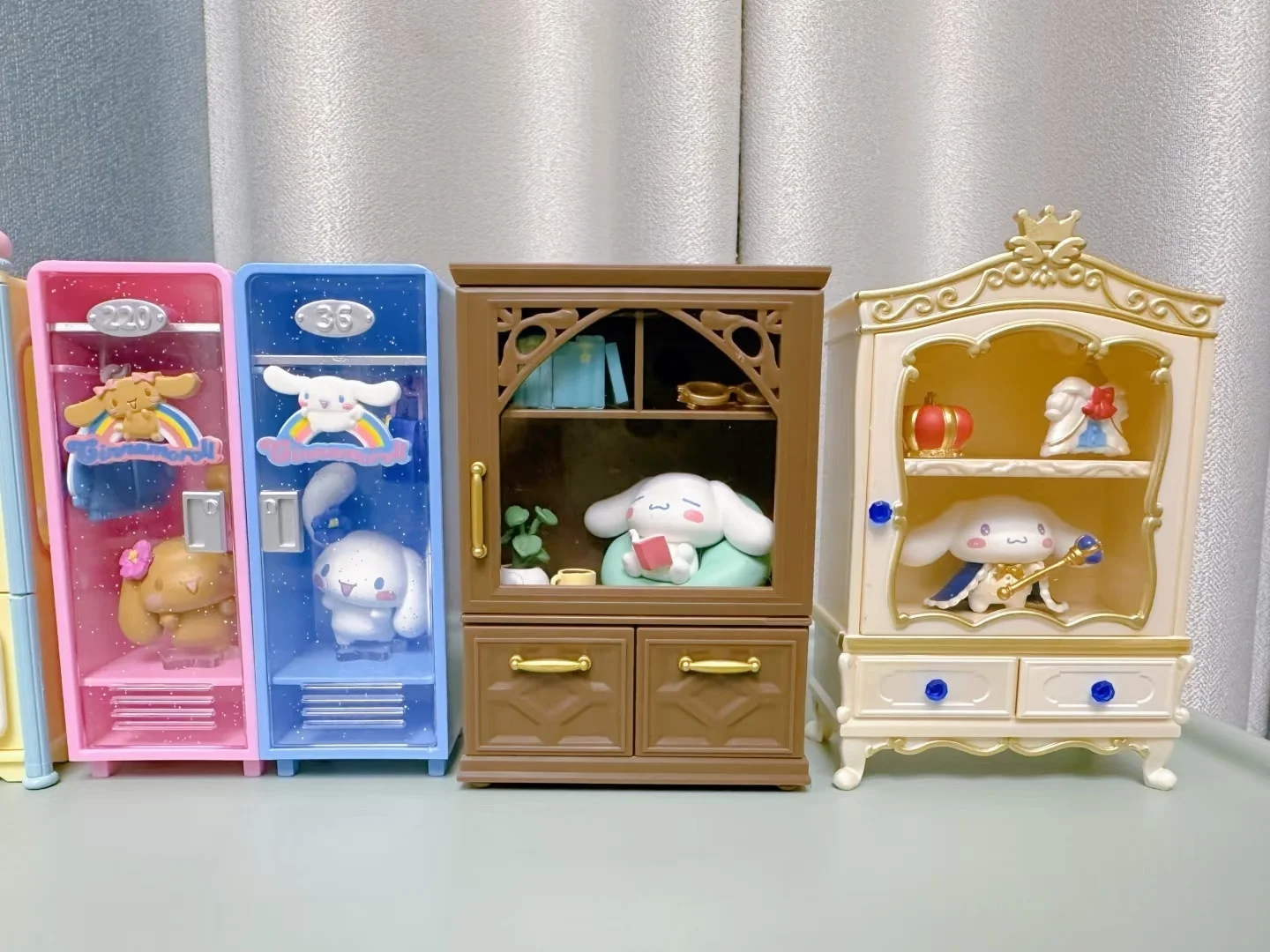 RE-MENT Sanrio Big Eared Dog Cinnamon Dog Blind Box Mini Closet Wardrobe Collectible Action Figure Toy for Play And Display