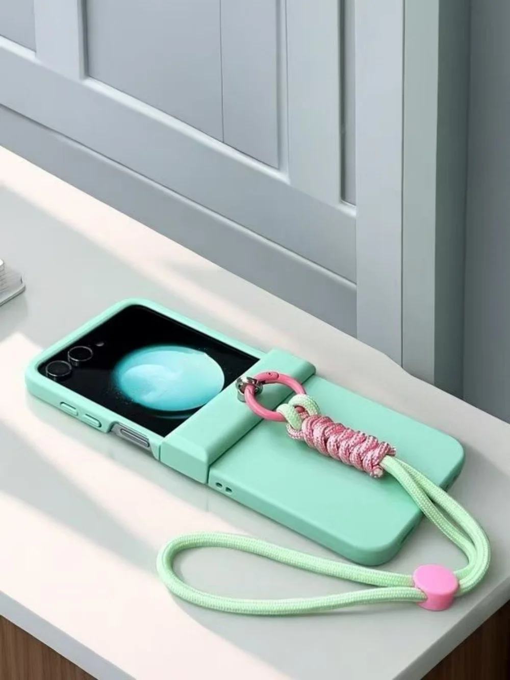 Motorola Razr 40 50 Ultra Razr Plus 2024 2023 보호 커버 용 고급 한국어 솔리드 컬러 휴대용 로프 팔찌 체인 케이스