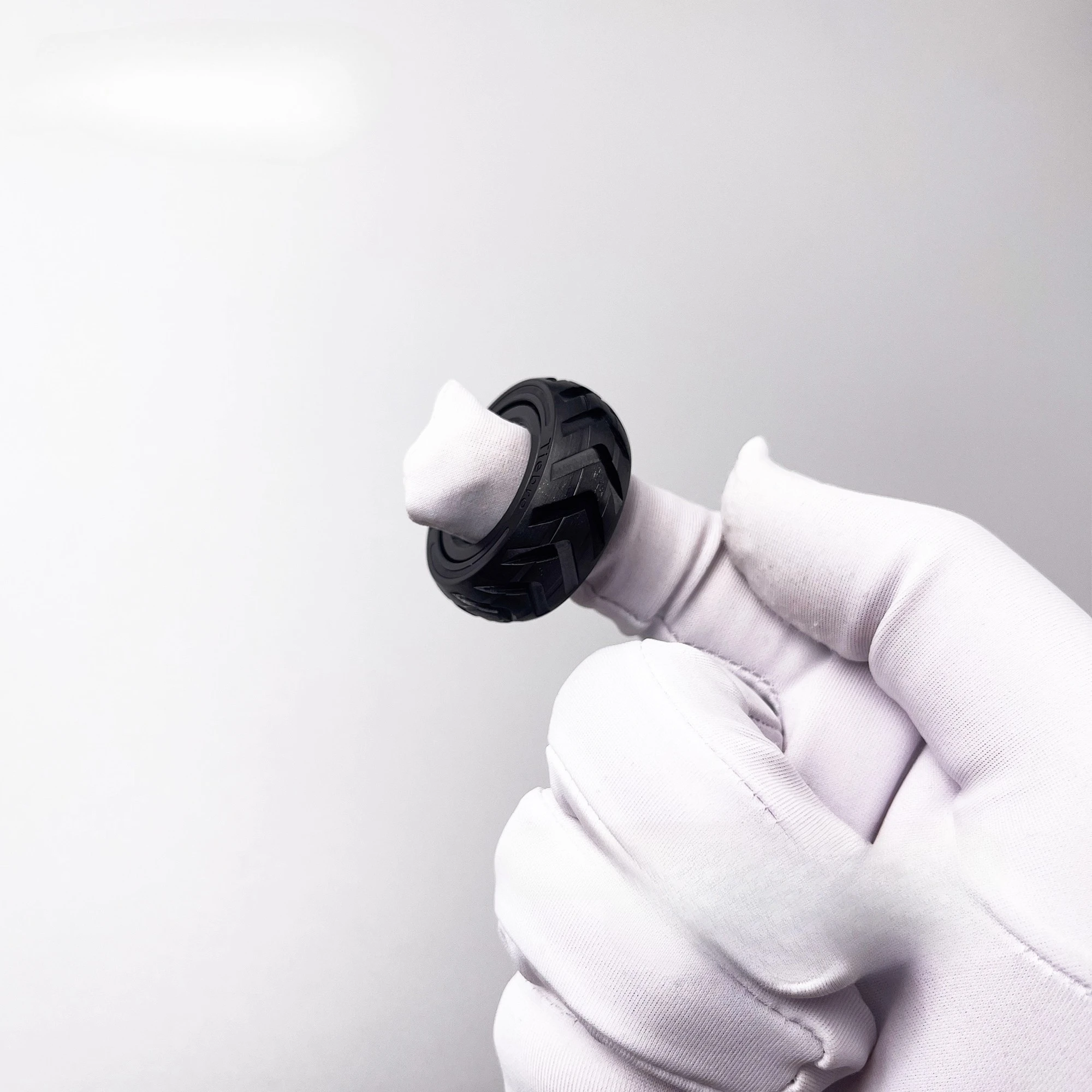Silent Structure Mechanical Segment Fingertip Ring EDC Desktop Decompression Toy