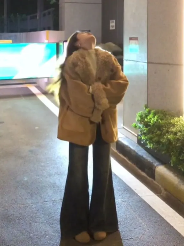 

Ретро-пальто из теплой шерсти с модными вставками из меха и кожи, осенняя женская верхняя одежда премиум-качества