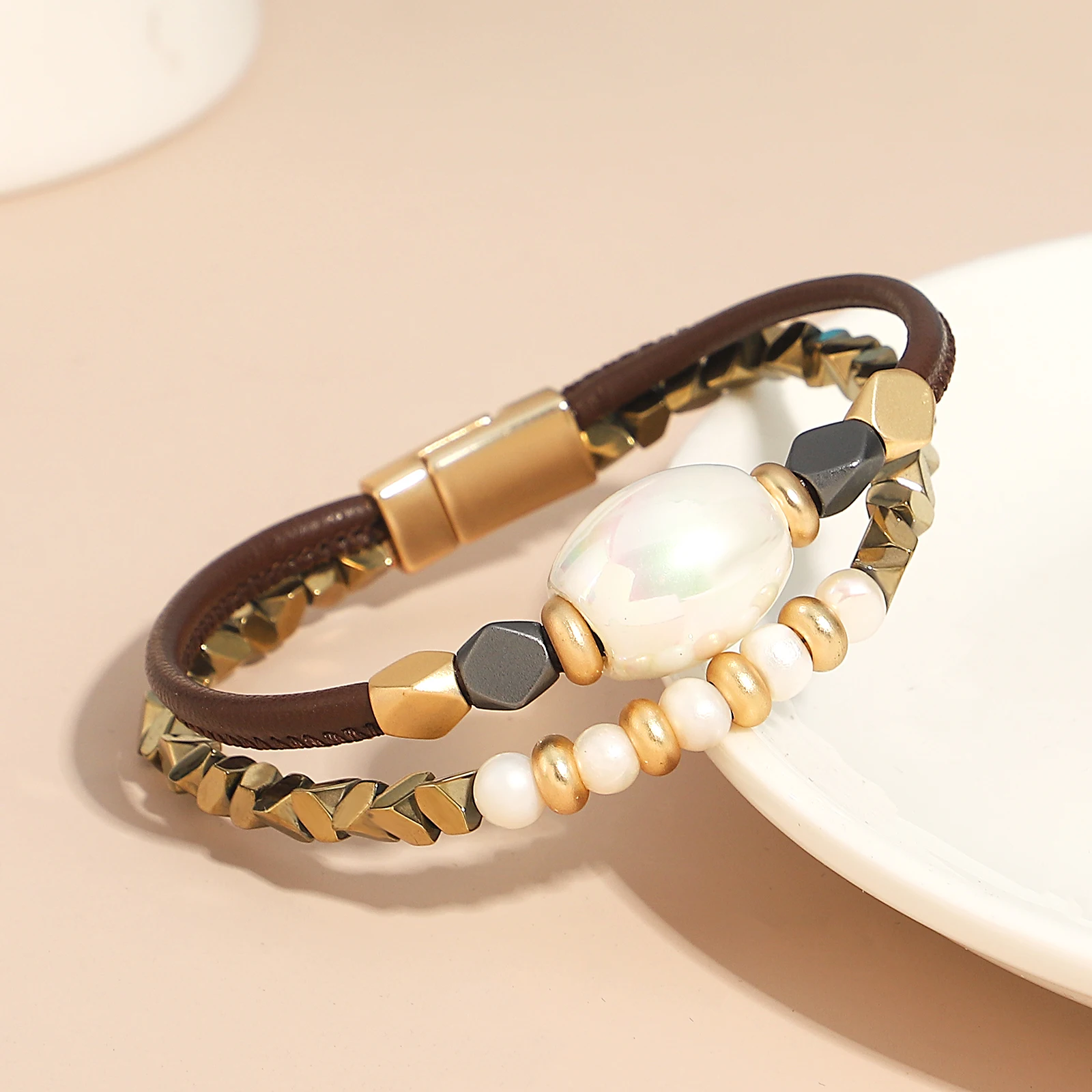 

Amorcome Elegant Irregular Geometric Bead Leather Bracelet for Women Double-layer Winding Magnetic Buckle Bracelet Jewelry Gift