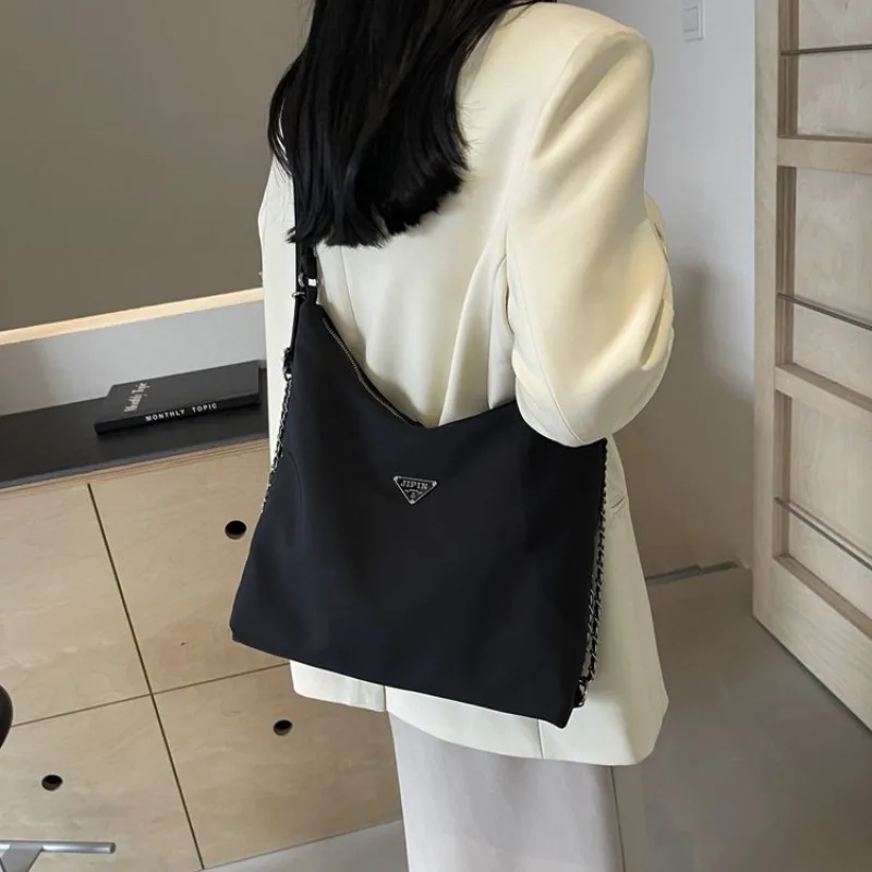 

High-End Fashionable Women's Bag - French Niche Crossbody New Style Trendy Exquisite European American Sweet Bag