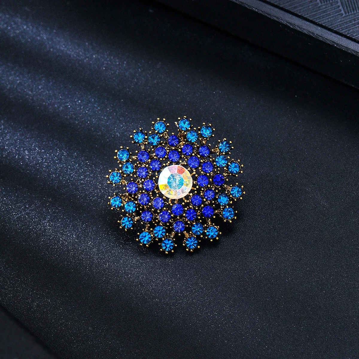 Charm Trend Dandelion Brooch Retro Personalized Pin for Men and Women's Parties Daily Clothing Bags Jewelry Accessories Gifts