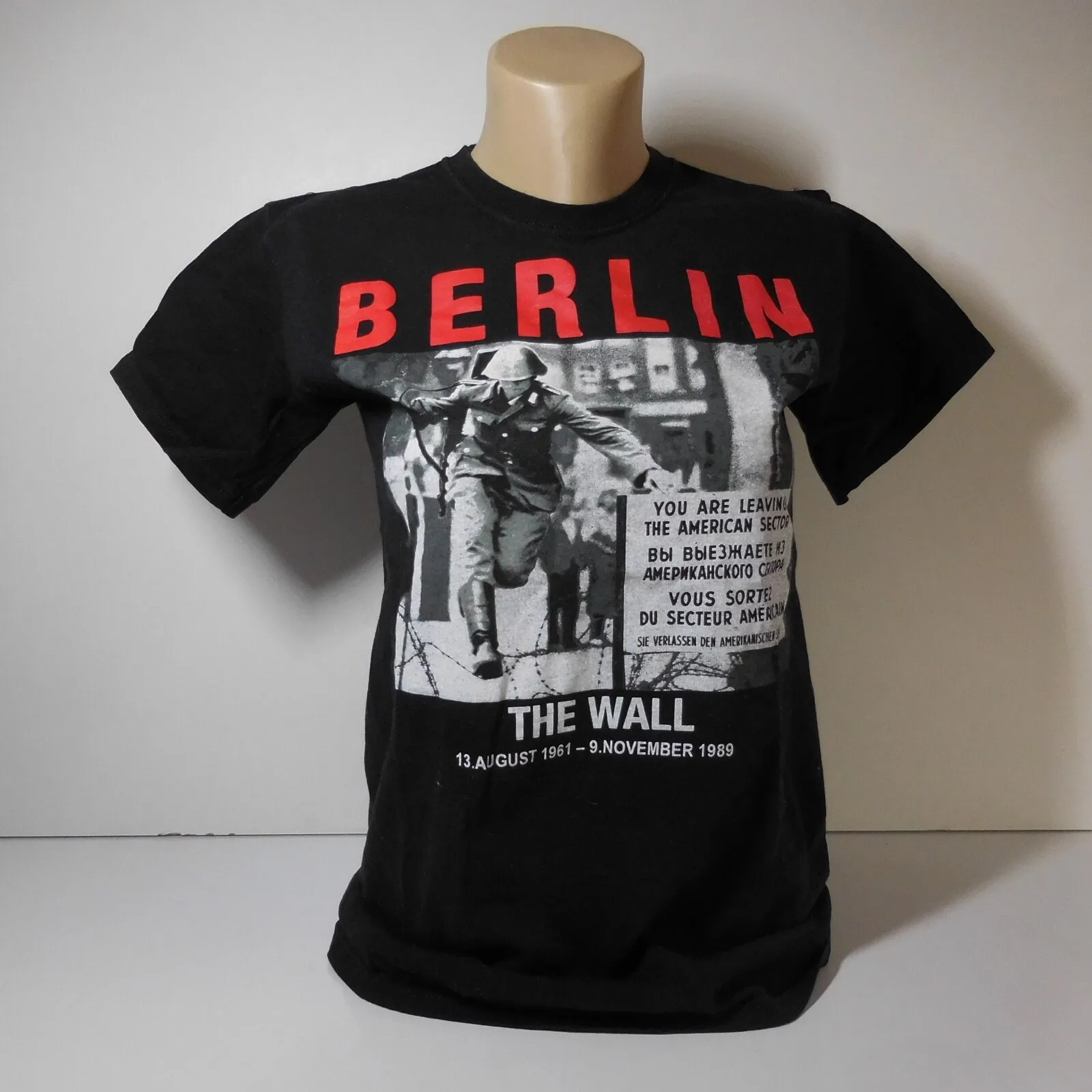Camiseta Fall Wall Berlim THE WALL 1989 Preto Tamanho S Vintage RDA Alemanha N7168