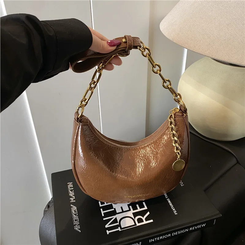 

2025 Minimalist Crescent Bag, Chic Crossbody Purse for Women, Versatile Day-to-Night Tote, Textured Sling Bag, Fashion Top