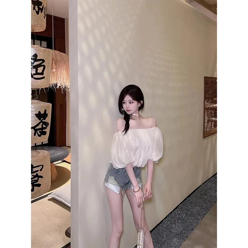 2026 New Low-rise Old Rough Edge Ripped Pocket Denim Shorts Women's Slim and Thin Super Short Hot Pants