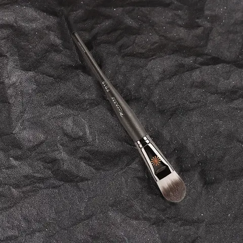 Piccasso Grey Makeup Brush FB18 Round Foundation Brush Soft Fiber Hair Solid Wood Professional Foundation Brush Grooming Brush