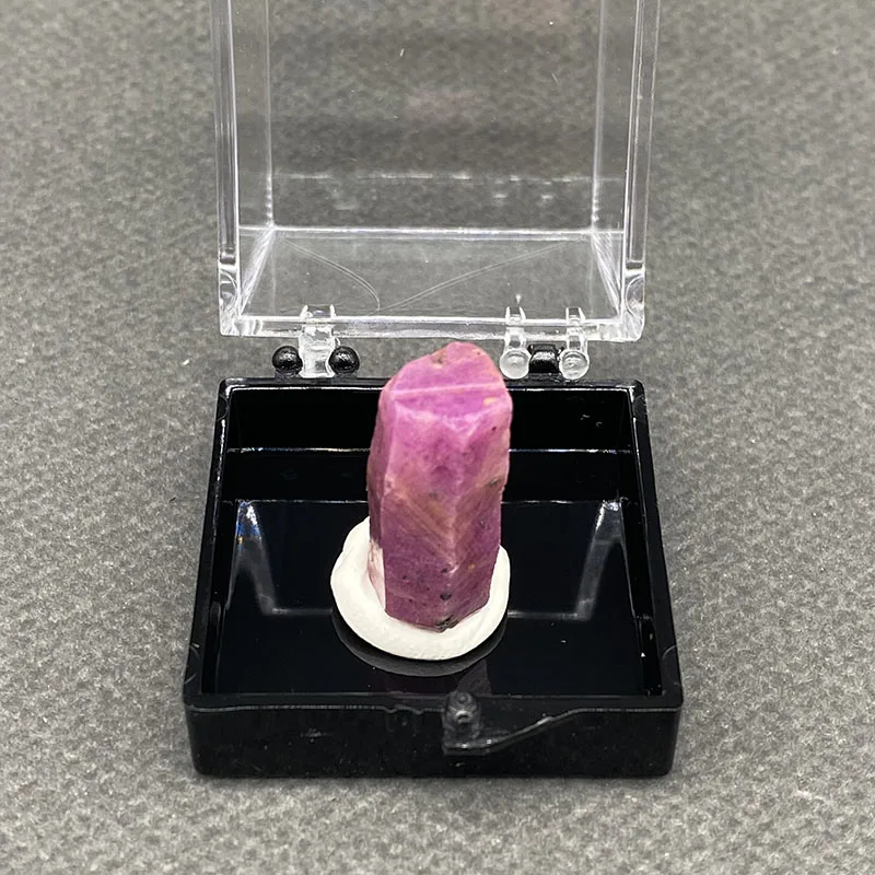 100%  Natural Myanmar ruby Mineral Specimens Stones and Crystals Healing Crystal   +Box size:35*35*35 mm