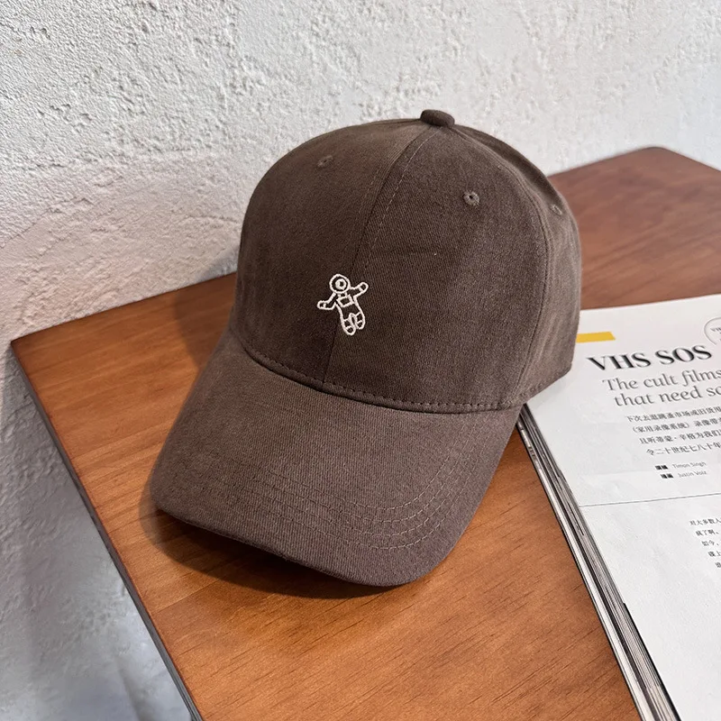 Korean-style College Embroidered Astronaut Baseball Cap. Soft and Comfortable Cotton. Perfect for Outdoor Outings and Versatile.