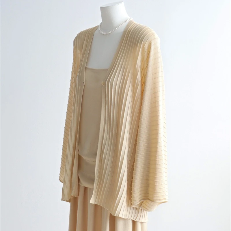 2026 Spring and Autumn Women's Batwing Sleeve Black Knit Sweater Loose Cardigan, Lightweight Shawl Sun-Protective V-Neck Top