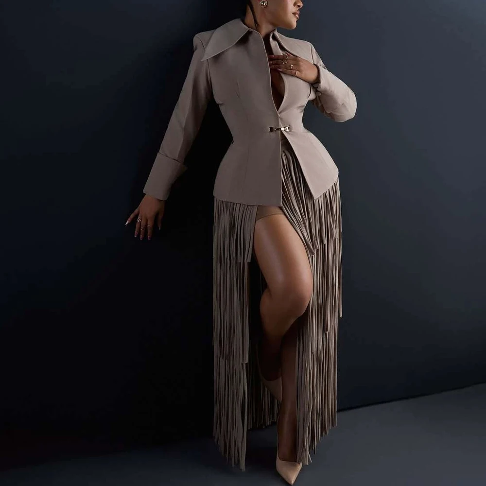Damen 2-teiliges Fransen-Outfit, Blazer mit Reverskragen und langen Ärmeln, Peplum-Blazer, Maxirock mit hohem Schlitz und Quasten, elegantes, passendes Set