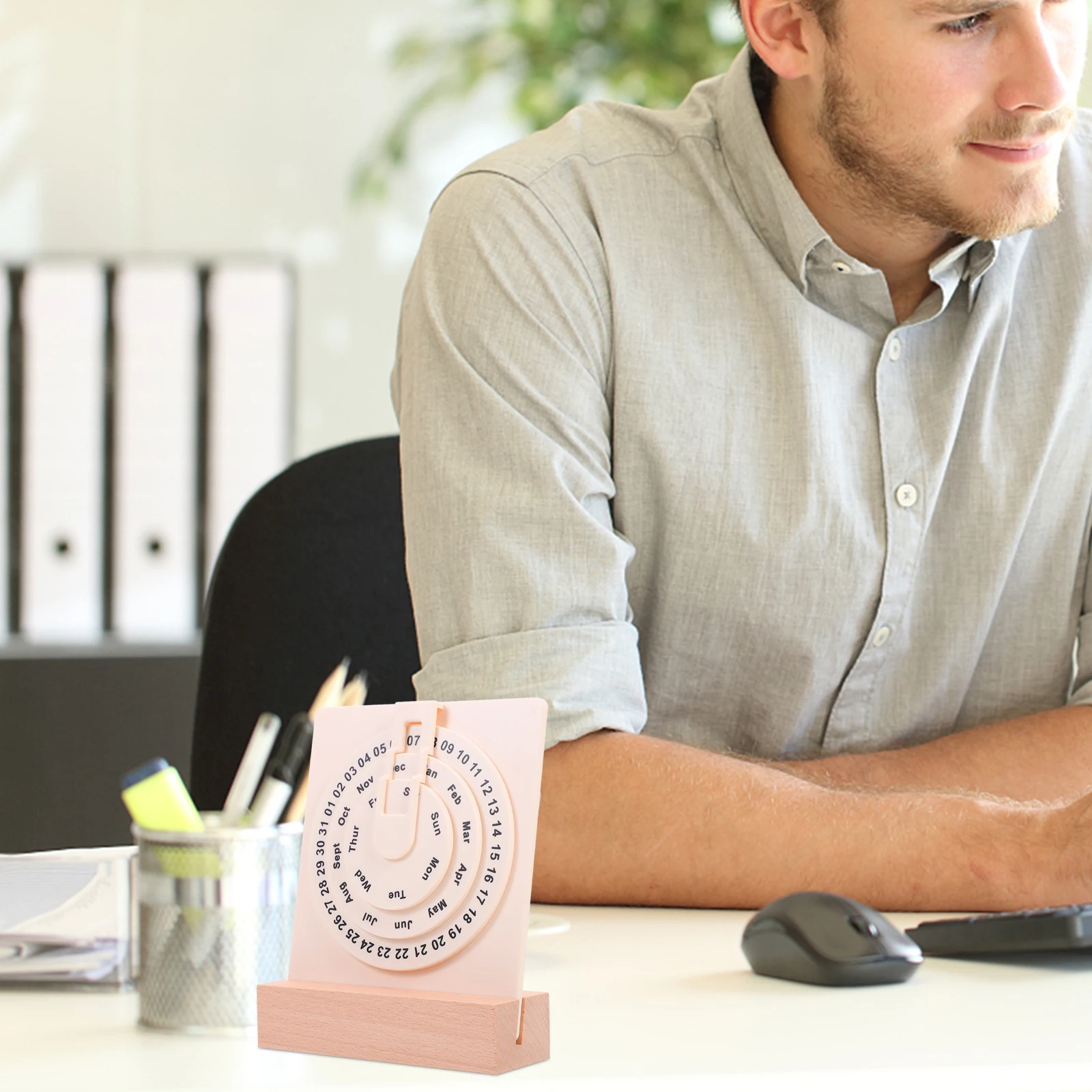 

Rotating Perpetual Desk Household Wood Base Calendar Office Accessory Daily Use Calendar Modern Stylish Design Clear Date