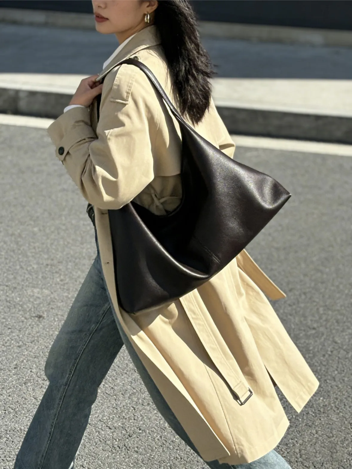 

Retro Slouchy Tote Bags for Women Generic Leather Shoulder Handbag Soft Satchel Purse - Stylish Casual Leather Bag for Ladies