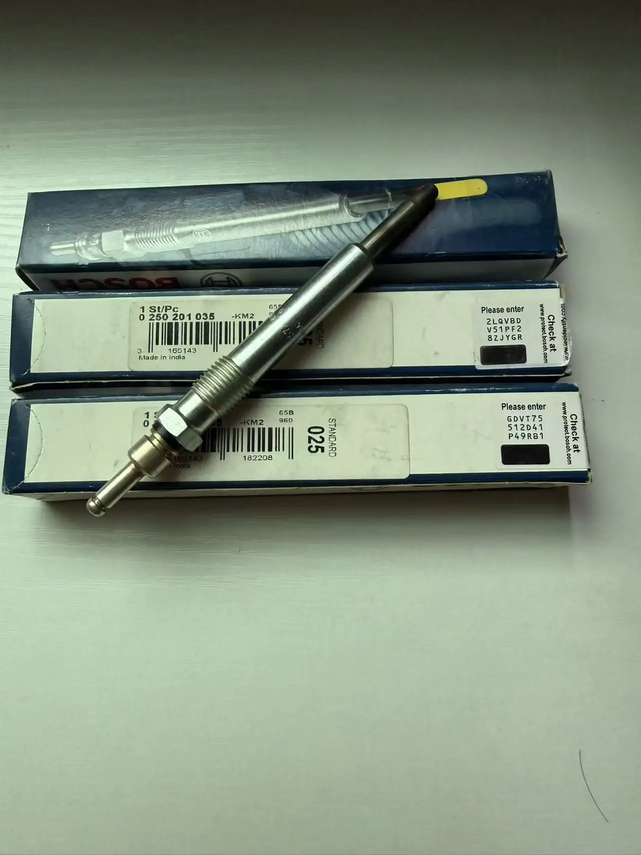 FOR Bosch 0250201035 / 001 159 16 01 Diesel Glow Plug For 1993-2005 Mercedes Benz C-CLASS W202 C220 D L6 3.0L NEW