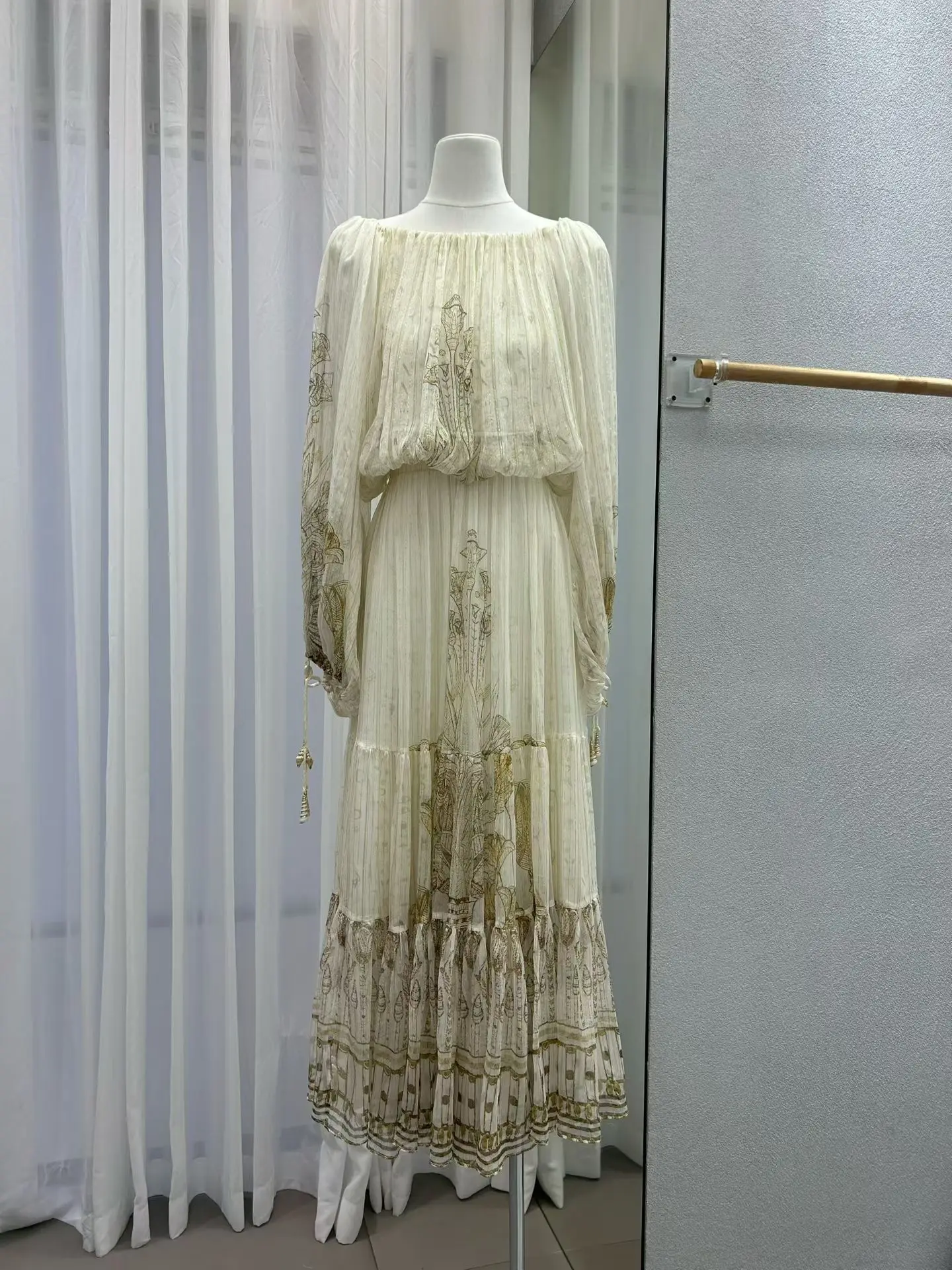 

Women's Fashion Print 2-Piece Set Slash Neck Long Sleeve Top + High Waist A-Line Pleated Maxi Skirt Elegant 100% Silk Suit