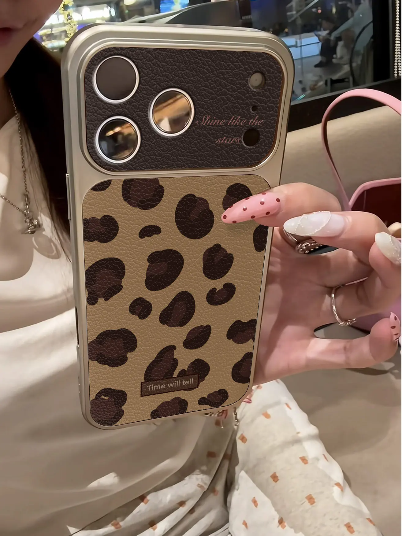 Luxuriöse, rosa gestreifte Handyhülle für iPhone 13 14 15 16 17 Pro Max 17Pro, stoßfeste Hülle mit Lederbezug und Beschichtung. – Detail 6