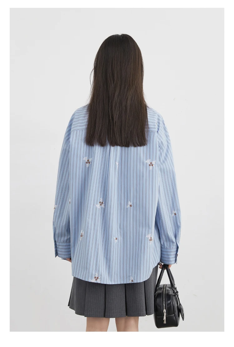 شيك فين المرأة قميص فضفاض عادية كم طويل جديد مخطط المطرزة القطن قميص الإناث البلوزات ربيع الخريف 2025 الملابس