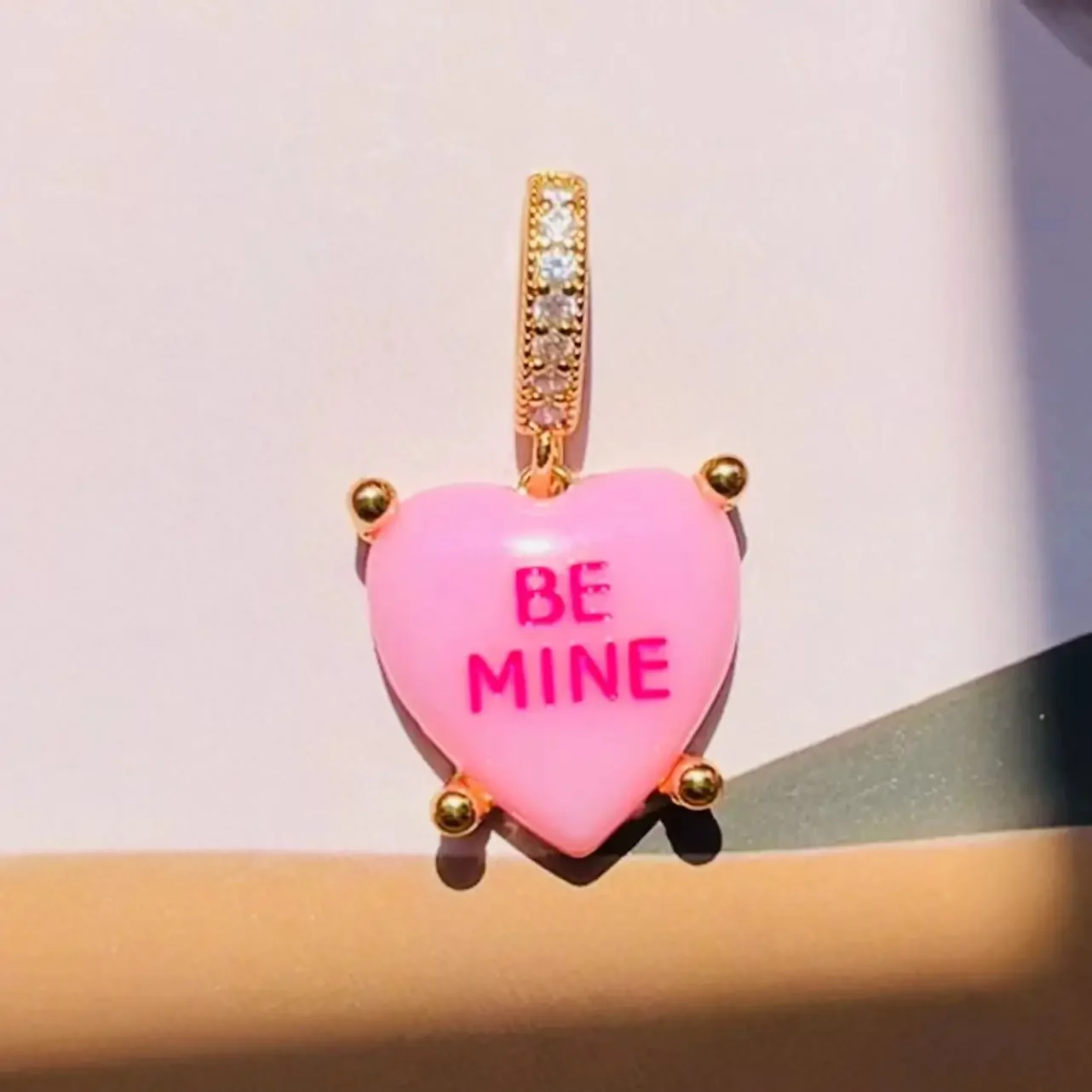 Kleurrijke Hart Hanger Trendy Engelse Woorden Hars Liefde Hart Zirkoon Charm Sleutelbeen Kettingen Ketting voor Vrouwen Y2K Mode-sieraden