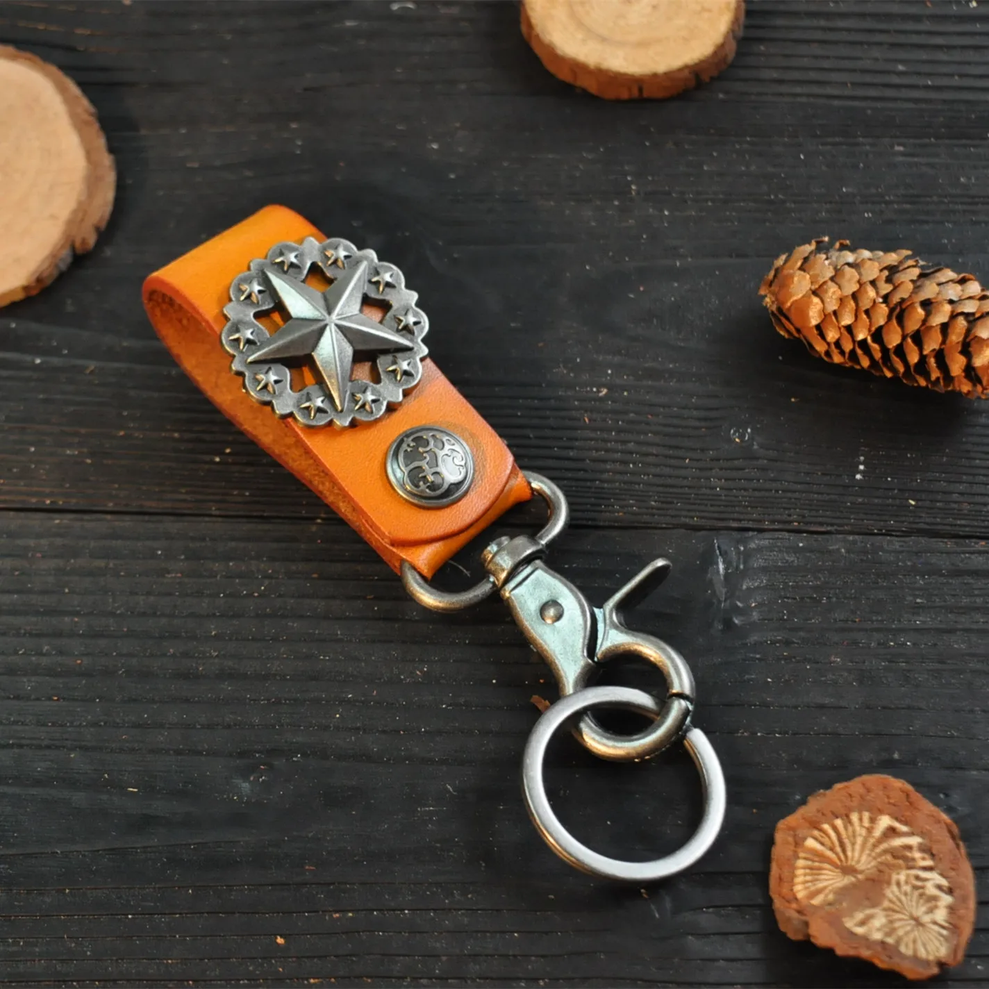 Star Keychain Leather Creative Retro Bag Pendant Non Mainstream Accessory