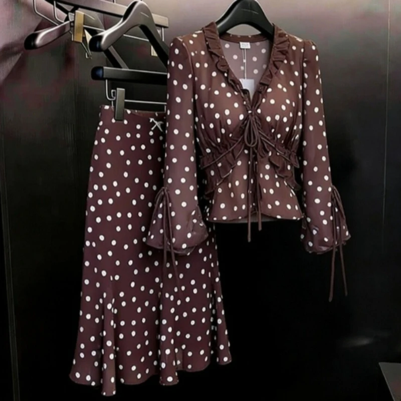 Unique and  A Whole Set of Beautiful and Good-looking Light Luxury Niche Non-collision Polka Dot Tops Skirt Suits Female Spring