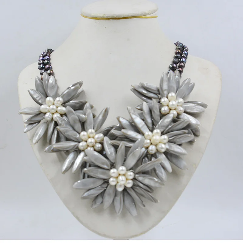 

Natural gray shell/natural pearl. Prepare a flower necklace. The most exquisite female jewelry 20"