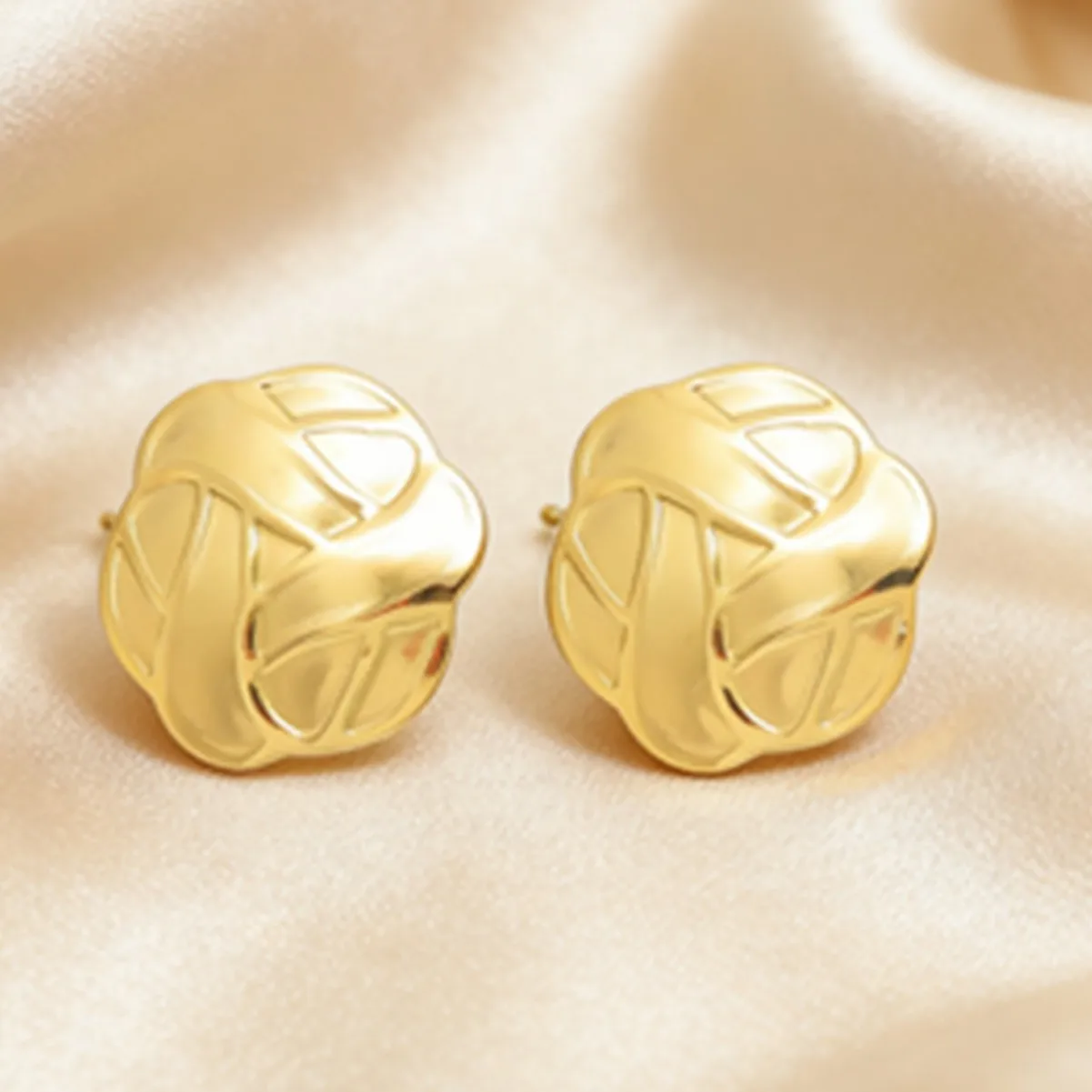 New Hiphop Punk Metal Twist Knit Knot Ball Stud Earring for Women Gold Color Female Twine Ear Jewelry Christmas Gift Brincos