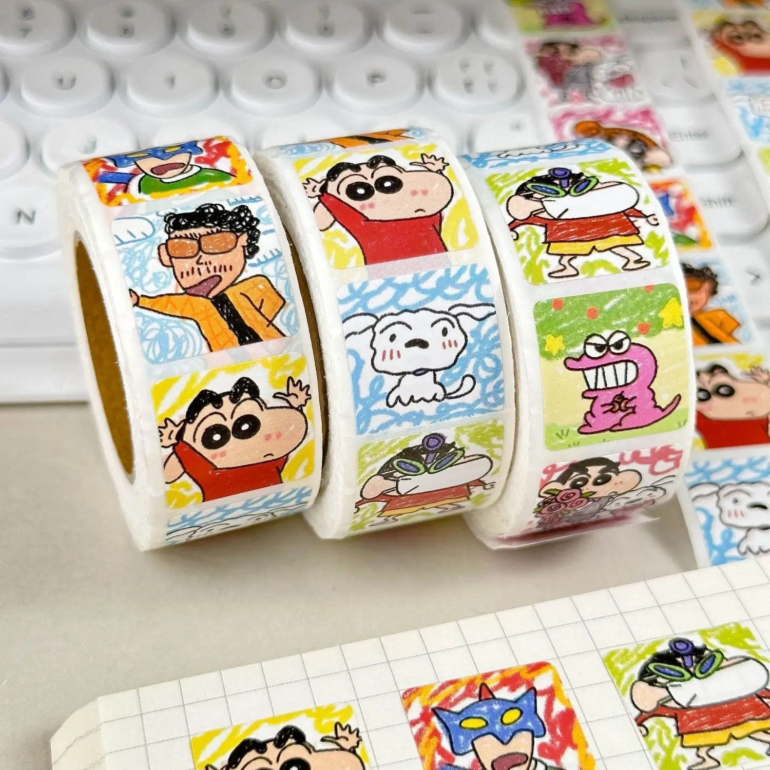 Crayon Shin-chan pegatinas de Graffiti de dibujos animados, lindo juguete Periphery Kawaii, maletero, cuaderno, Cuenta de mano, pegatina de rollo