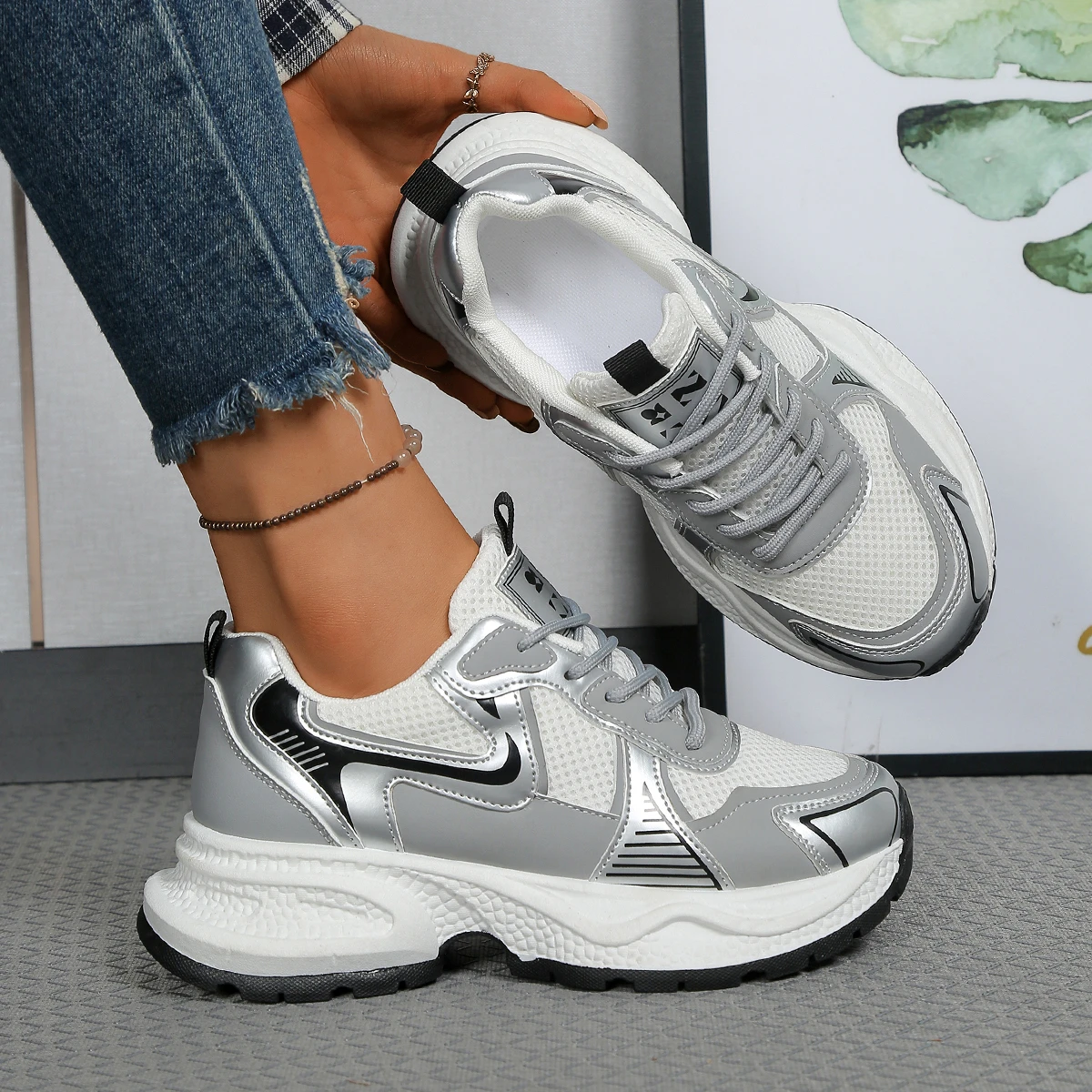 

Женские кроссовки в стиле Dad Shoes, весна 2026, новая модель, дышащие, сетчатые, серебристые, на толстой подошве, увеличивающие рост, повседневные спортивные туфли, удобные, универсальные.